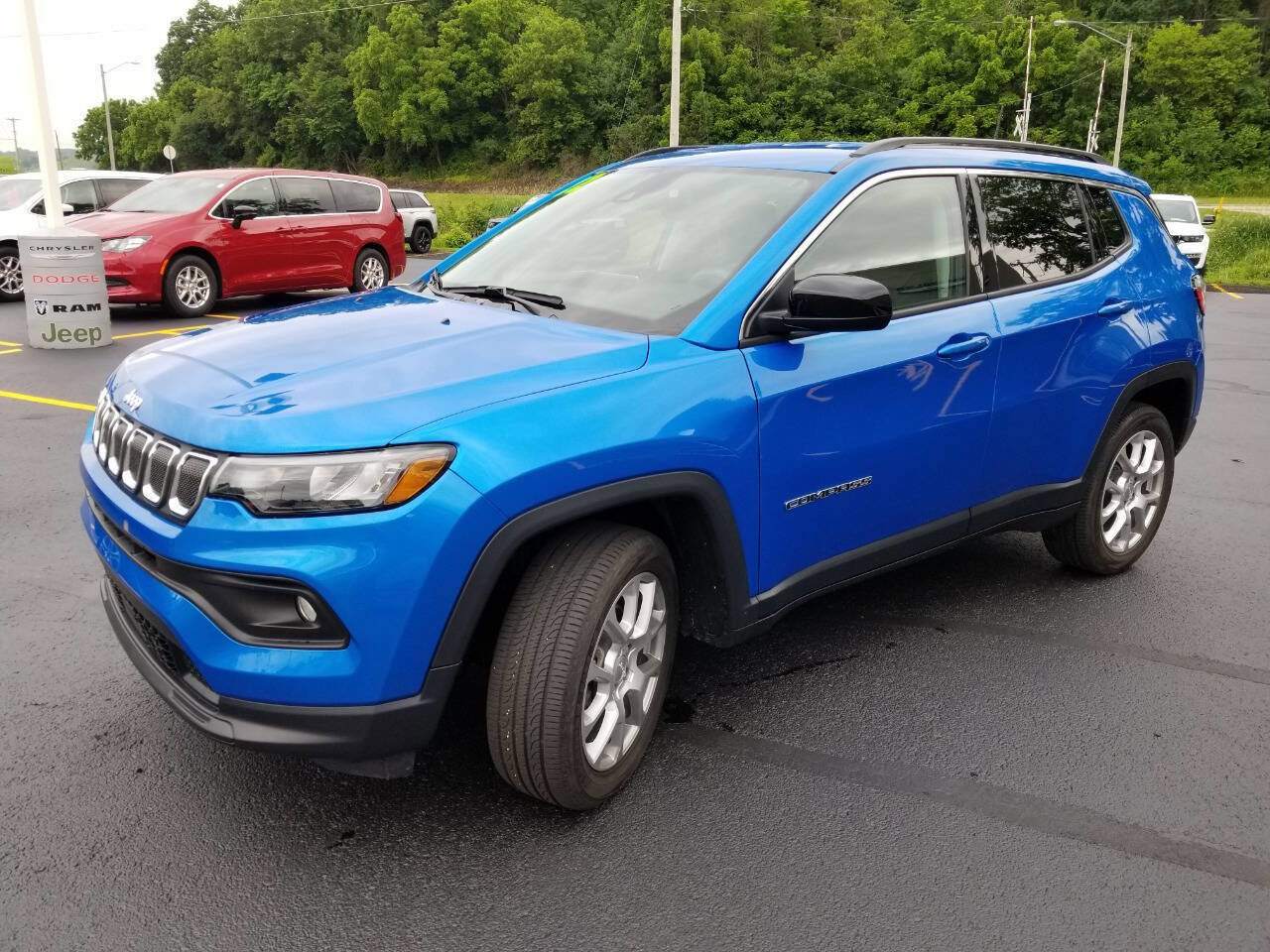 Certified 2022 Jeep Compass Latitude image 3
