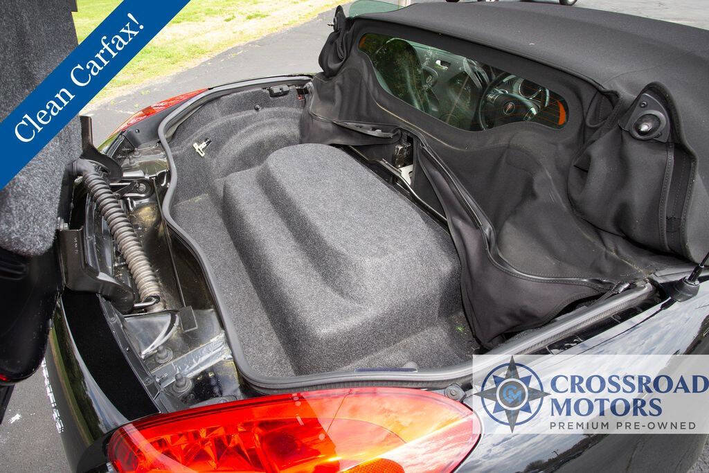 Used 2006 Pontiac Solstice Convertible w/ Premium Package RWD image 24