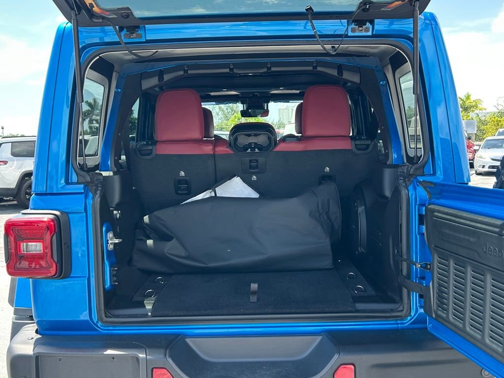 Used 2024 Jeep Wrangler Unlimited Rubicon 392 image 32