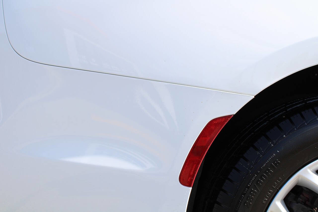 Used 2017 Chrysler Pacifica Touring Plus w/ Tire & Wheel Group image 30