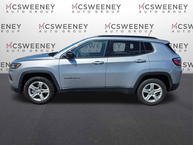 Used 2023 Jeep Compass Latitude w/ Convenience Group AWD/4WD image 2