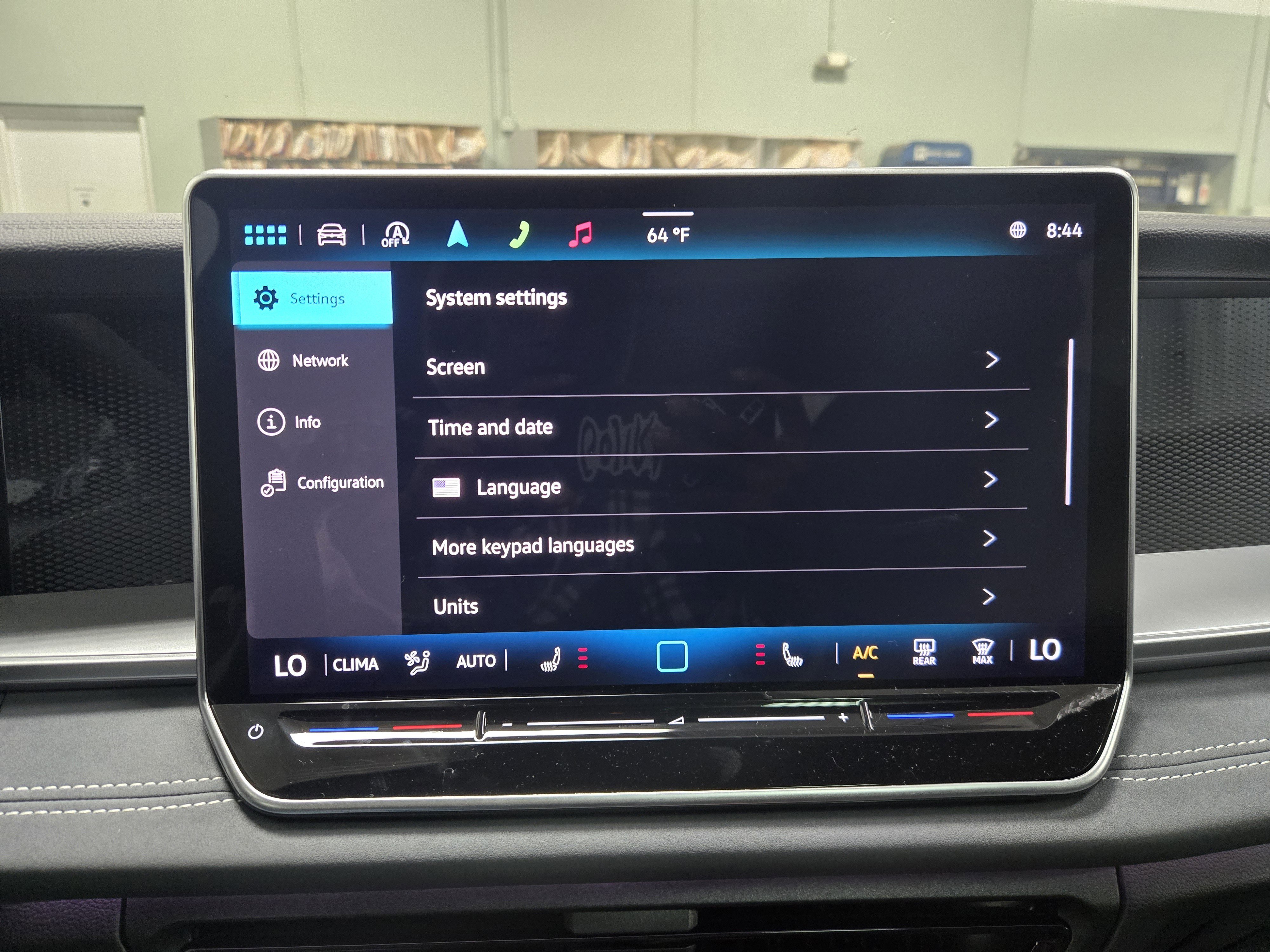 New 2025 Volkswagen Tiguan SE R-Line image 24