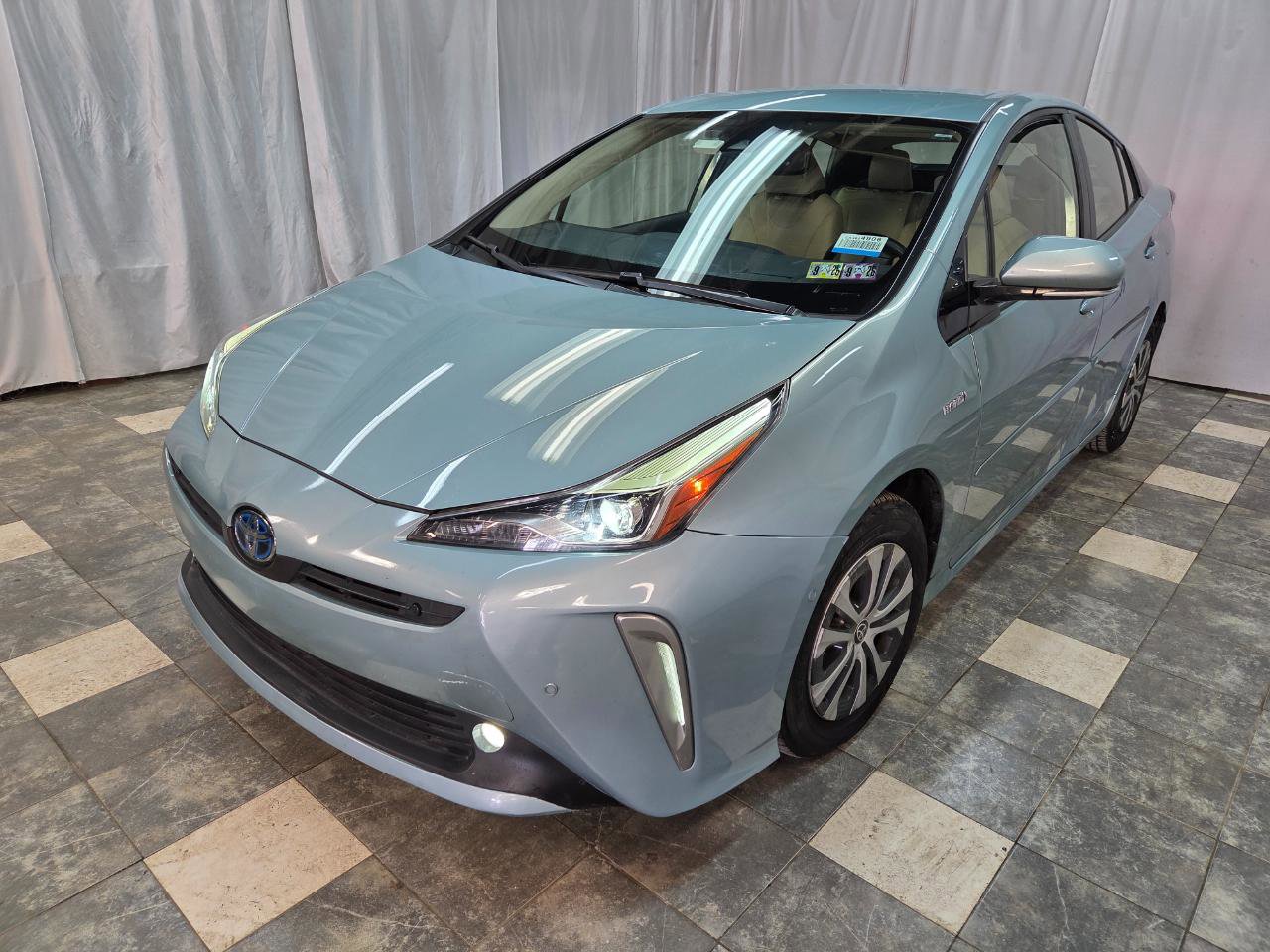Used 2019 Toyota Prius XLE w/ Advanced Technology Package image 2