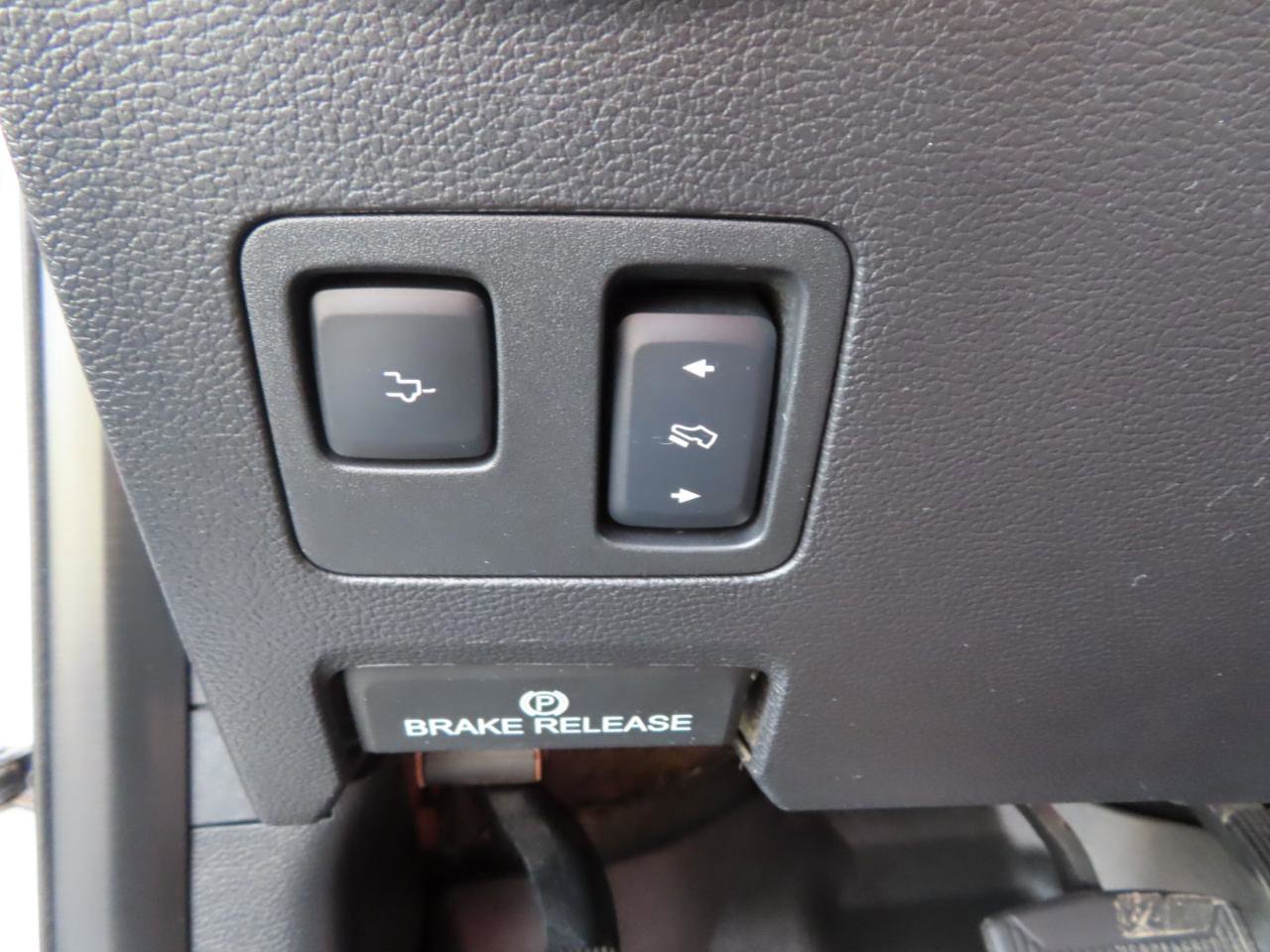 Used 2017 Ford F250 Platinum w/ Platinum Ultimate Package AWD/4WD image 32