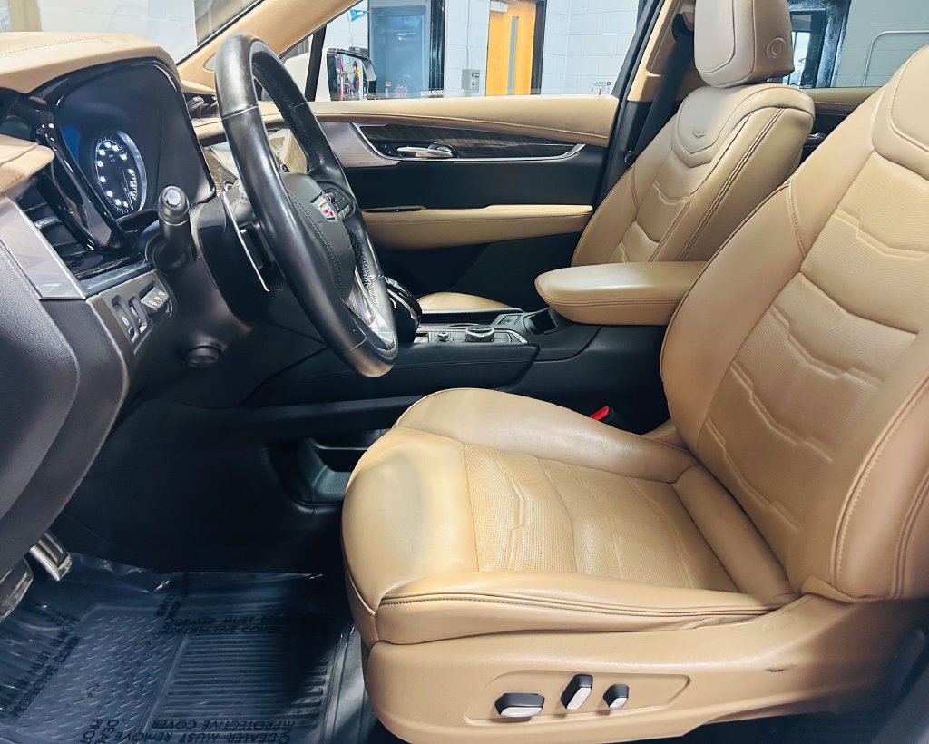 Used 2022 Cadillac XT6 Sport w/ Platinum Package AWD/4WD image 11