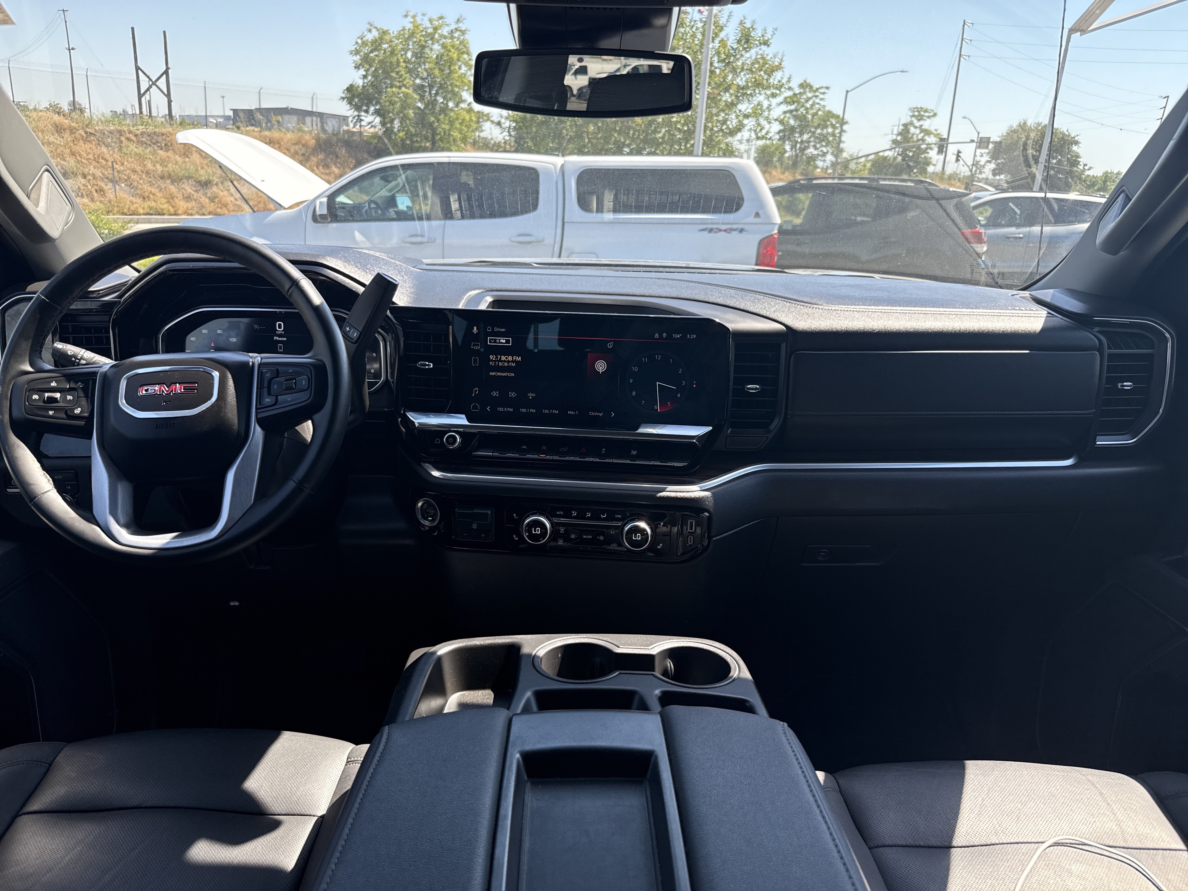 Used 2025 GMC Sierra 1500 SLT AWD/4WD image 15