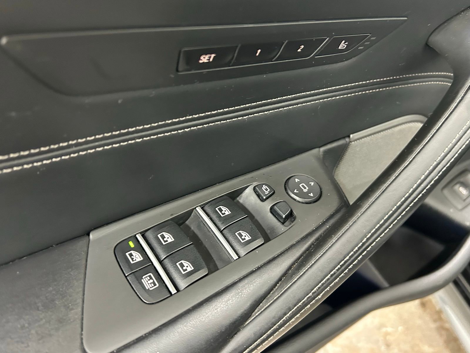 Used 2020 BMW M550i xDrive w/ Executive Package image 25