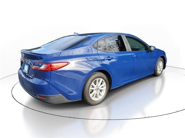 Used 2025 Toyota Camry LE w/ Convenience Package image 6