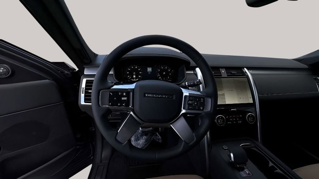 New 2024 Land Rover Discovery Dynamic SE image 14