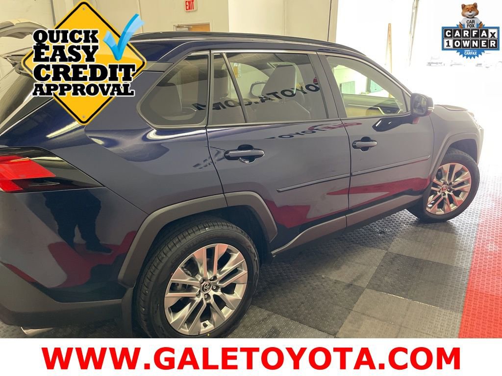 Used 2020 Toyota RAV4 XLE Premium image 11