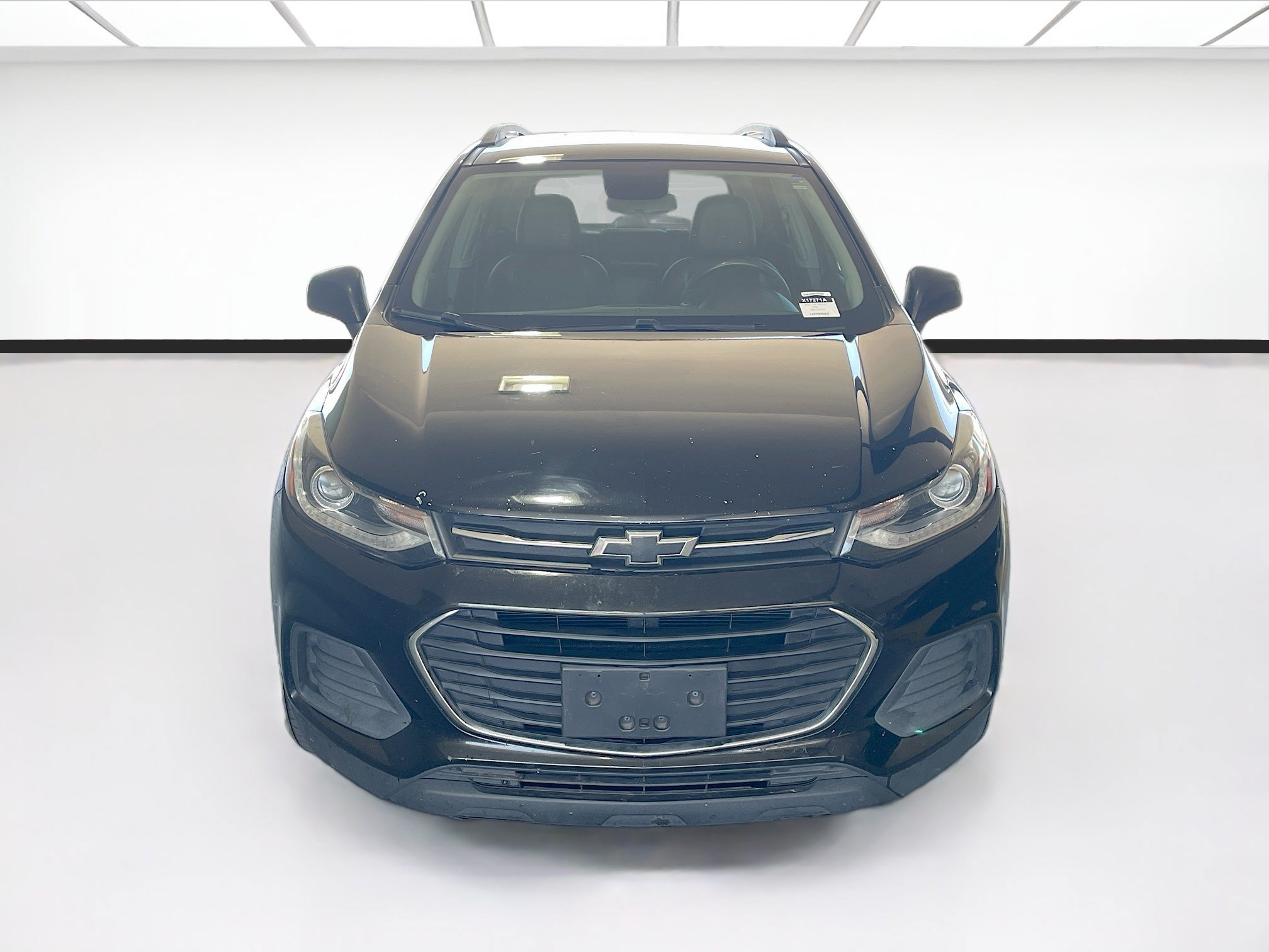 Used 2021 Chevrolet Trax LT w/ Midnight Edition FWD image 2