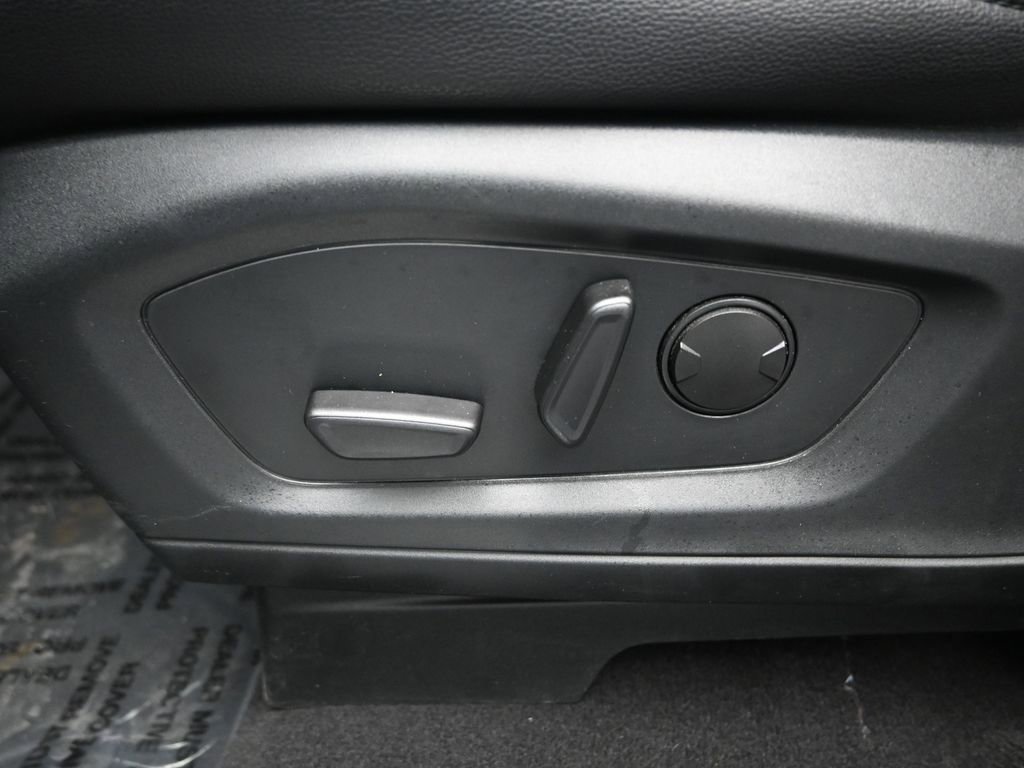 Used 2023 Ford Explorer Limited image 10