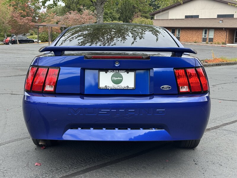Used 2004 Ford Mustang Coupe RWD image 4