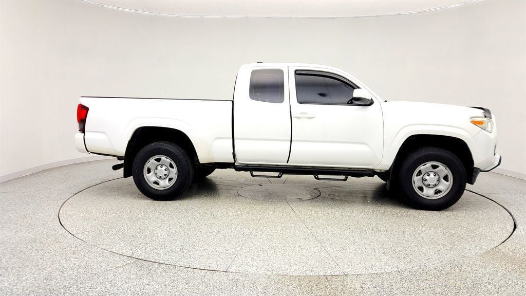 Used 2018 Toyota Tacoma SR RWD image 4