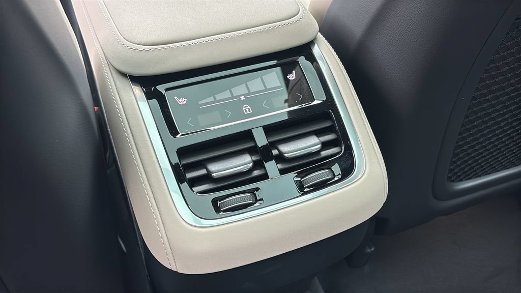 New 2026 Volvo XC90 B6 Plus AWD/4WD image 9