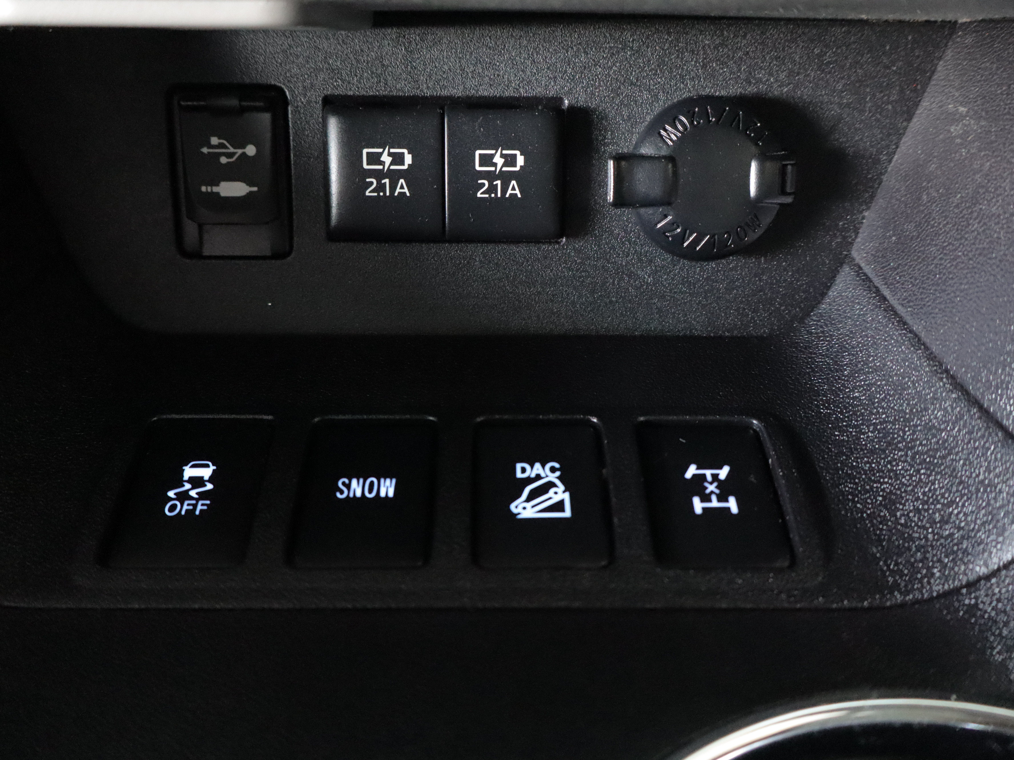 Used 2018 Toyota Highlander Plus AWD/4WD image 18