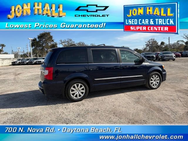 Used 2014 Chrysler Town & Country Touring image 14