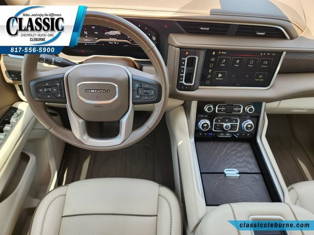 Used 2023 GMC Yukon Denali AWD/4WD image 3