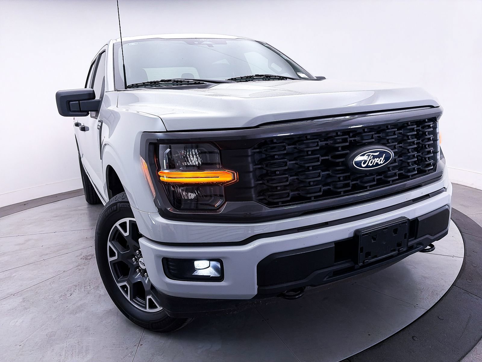 Used 2024 Ford F150 STX AWD/4WD image 7