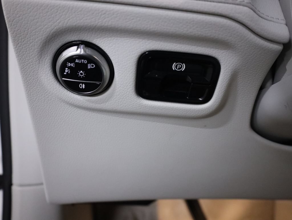 Used 2023 Mercedes-Benz EQE 350+ 4MATIC SUV image 11