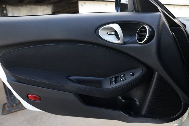 Used 2016 Nissan 370Z Coupe RWD image 41