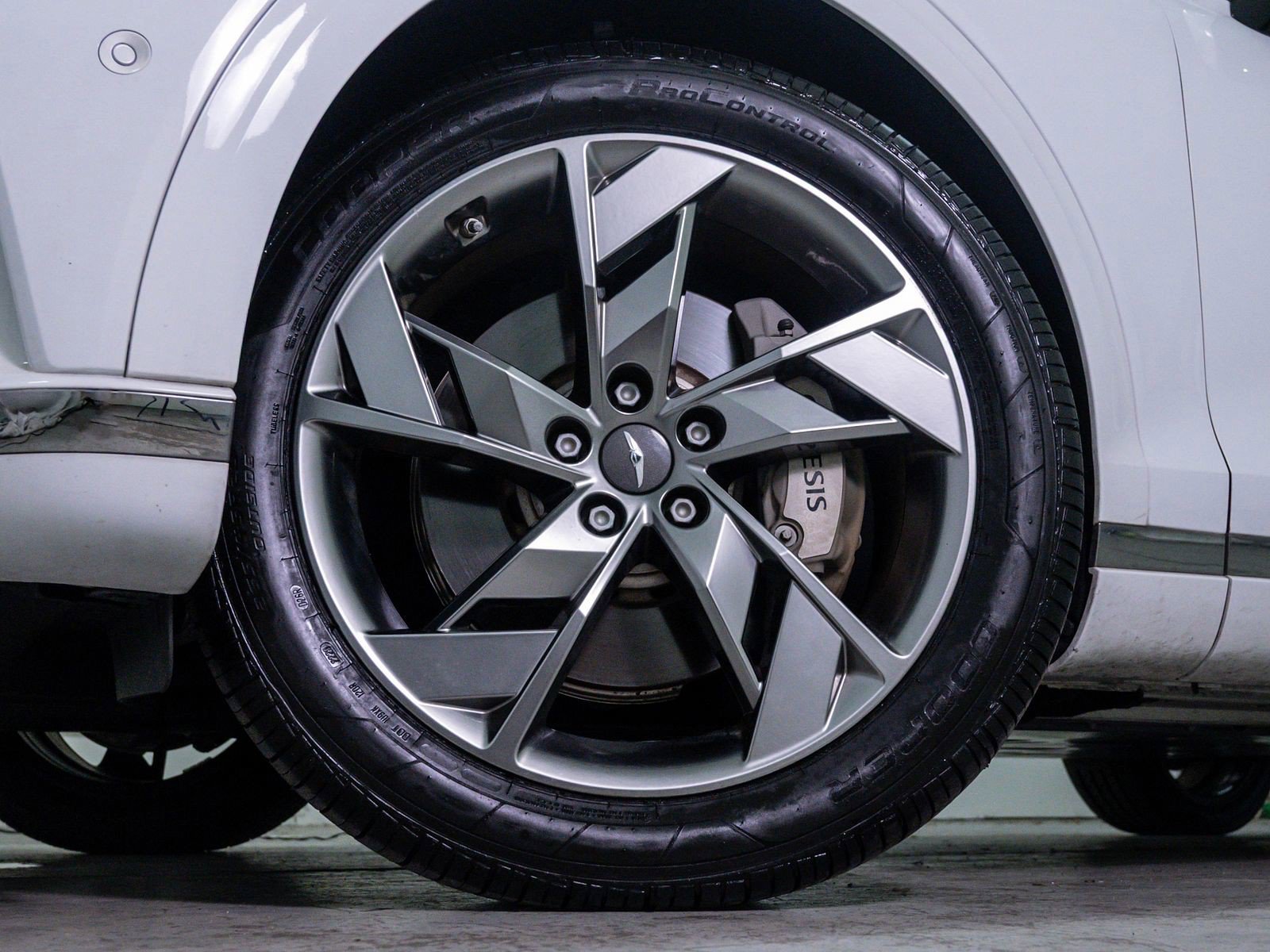 Used 2024 Genesis Electrified GV70 AWD/4WD image 6