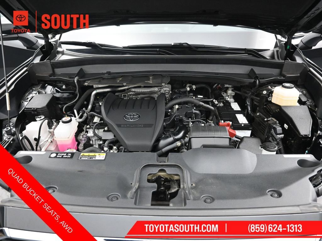 Used 2025 Toyota Grand Highlander AWD image 38