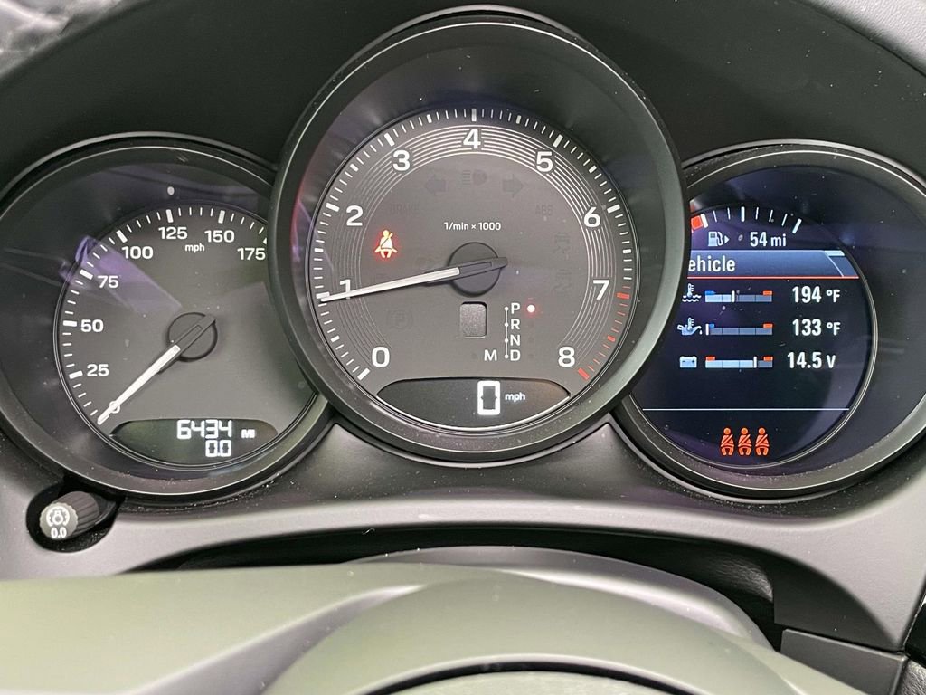 Certified 2025 Porsche Macan image 46