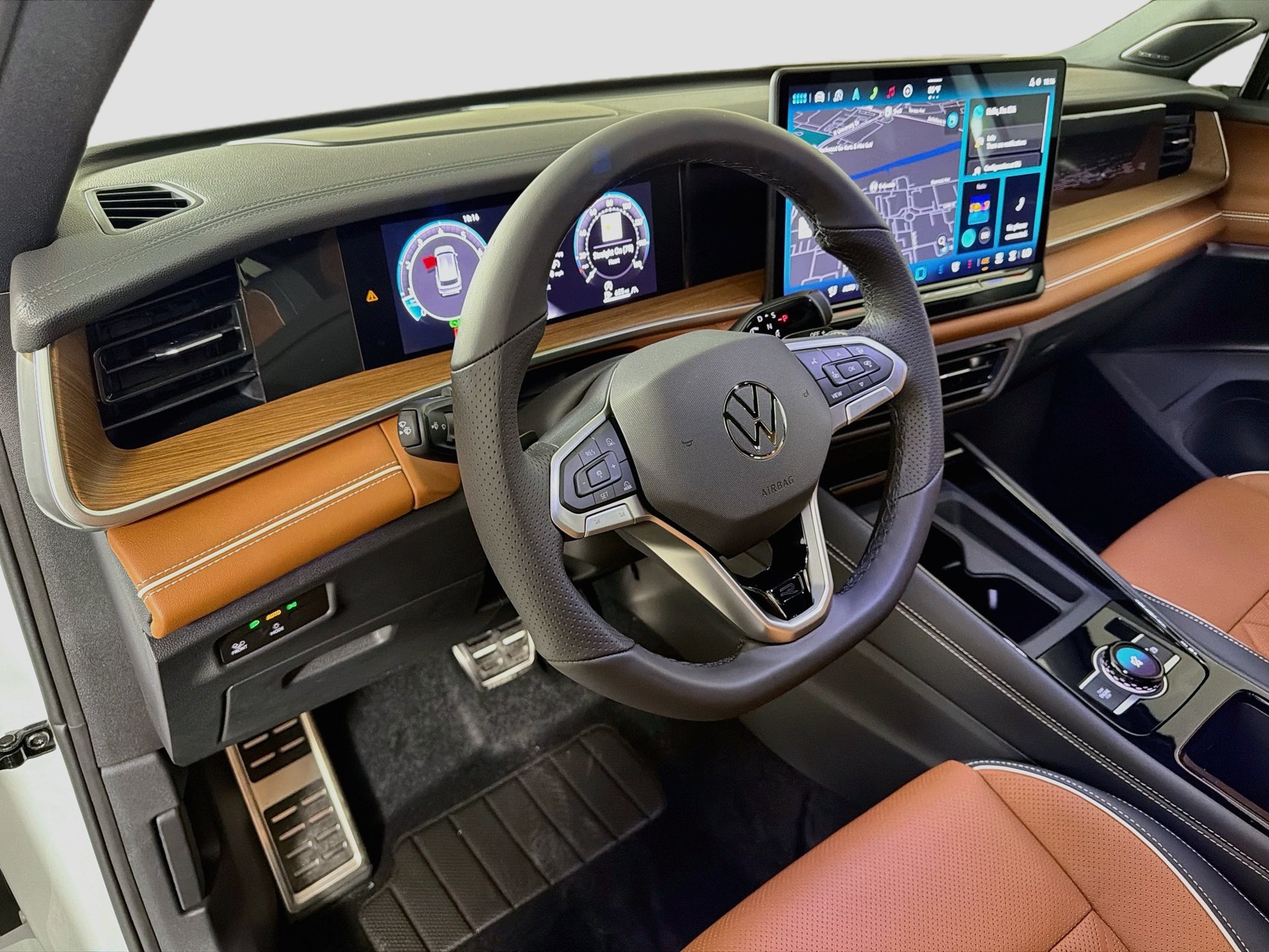 New 2027 Volkswagen Tiguan SEL R-Line AWD/4WD image 9