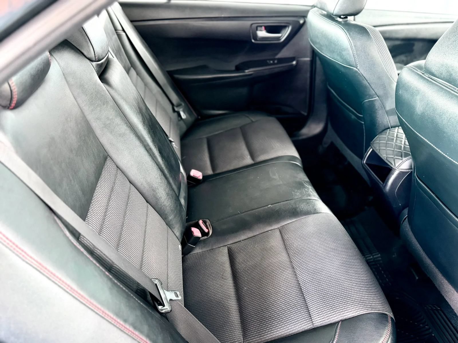 Used 2017 Toyota Camry SE FWD image 18