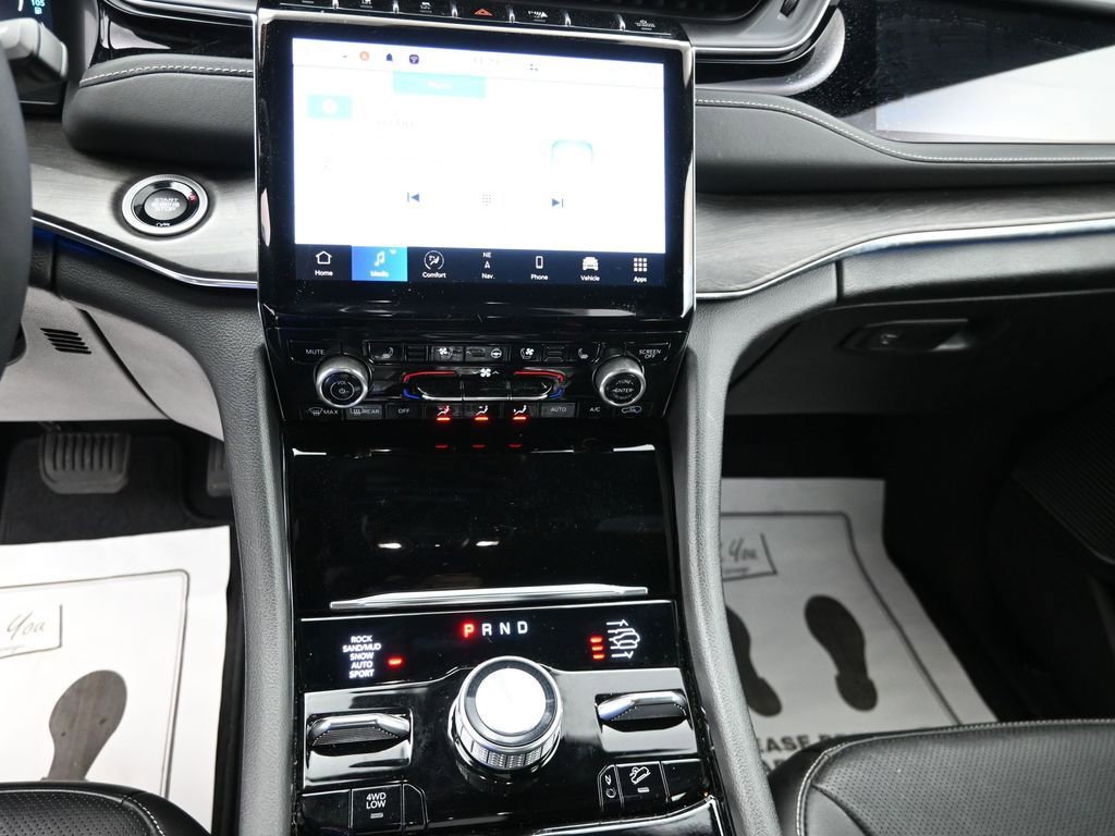 Used 2023 Jeep Grand Cherokee Overland image 21