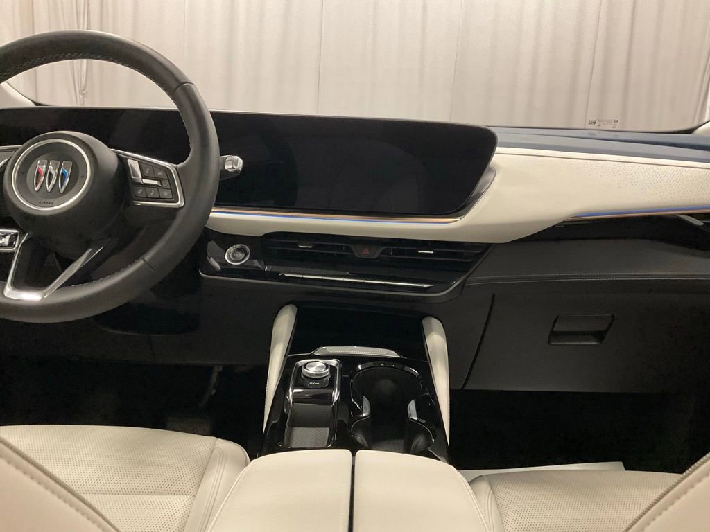 Used 2024 Buick Envision Avenir AWD/4WD image 30