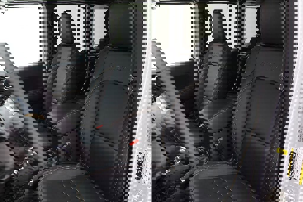 Used 2024 Jeep Wrangler Unlimited Sahara image 16