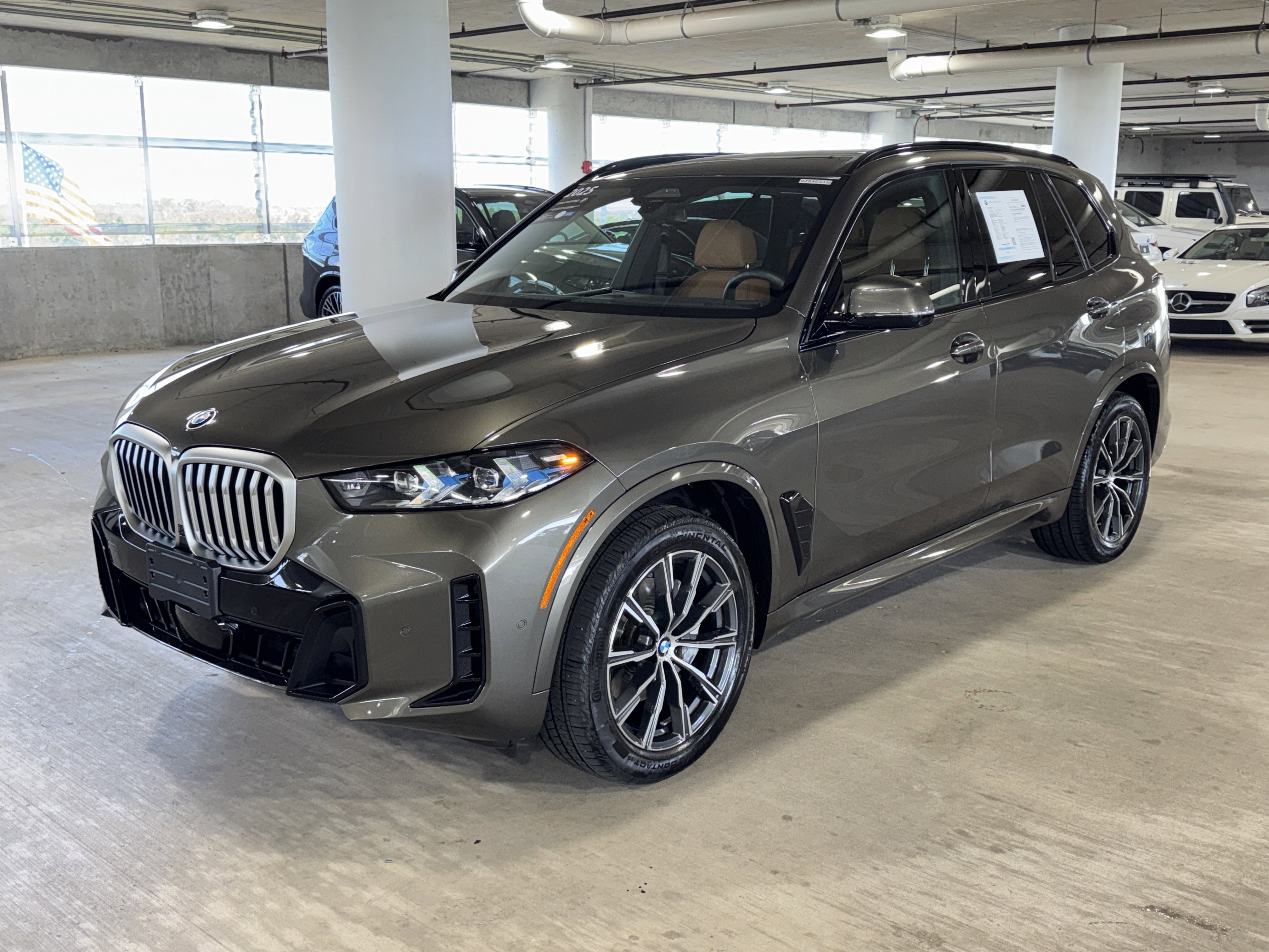 Certified 2025 BMW X5 xDrive40i w/ M Sport Package image 4