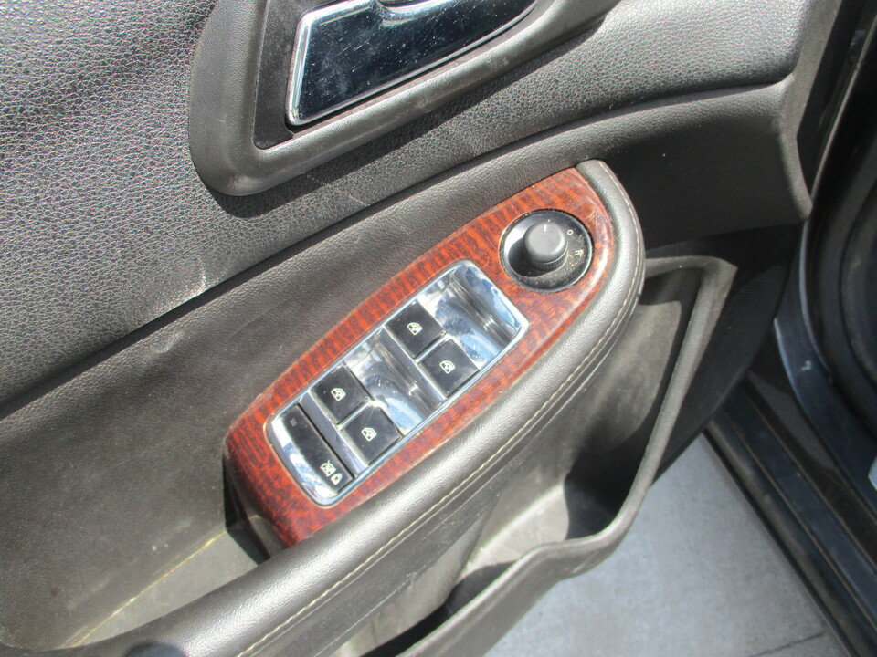 Used 2013 Chevrolet Malibu LTZ FWD image 23