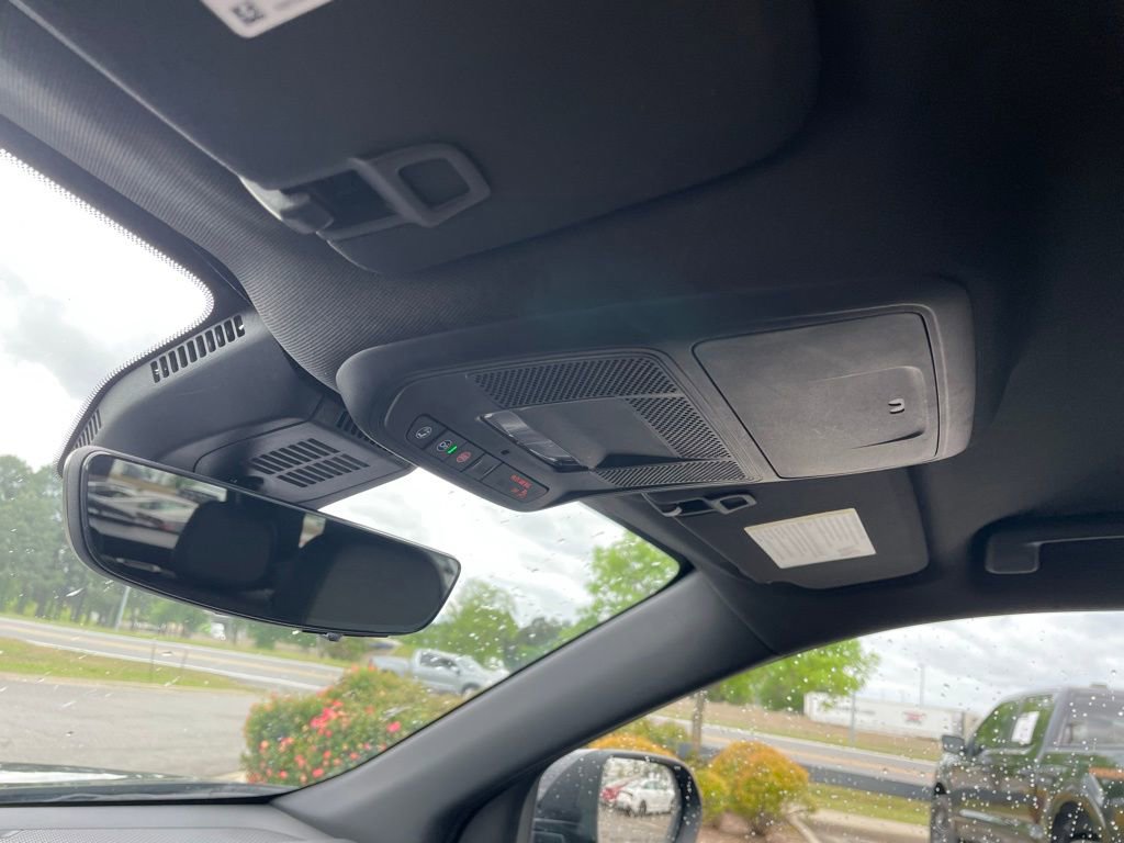 Used 2025 Chevrolet Equinox LT w/ Convenience Package II image 21