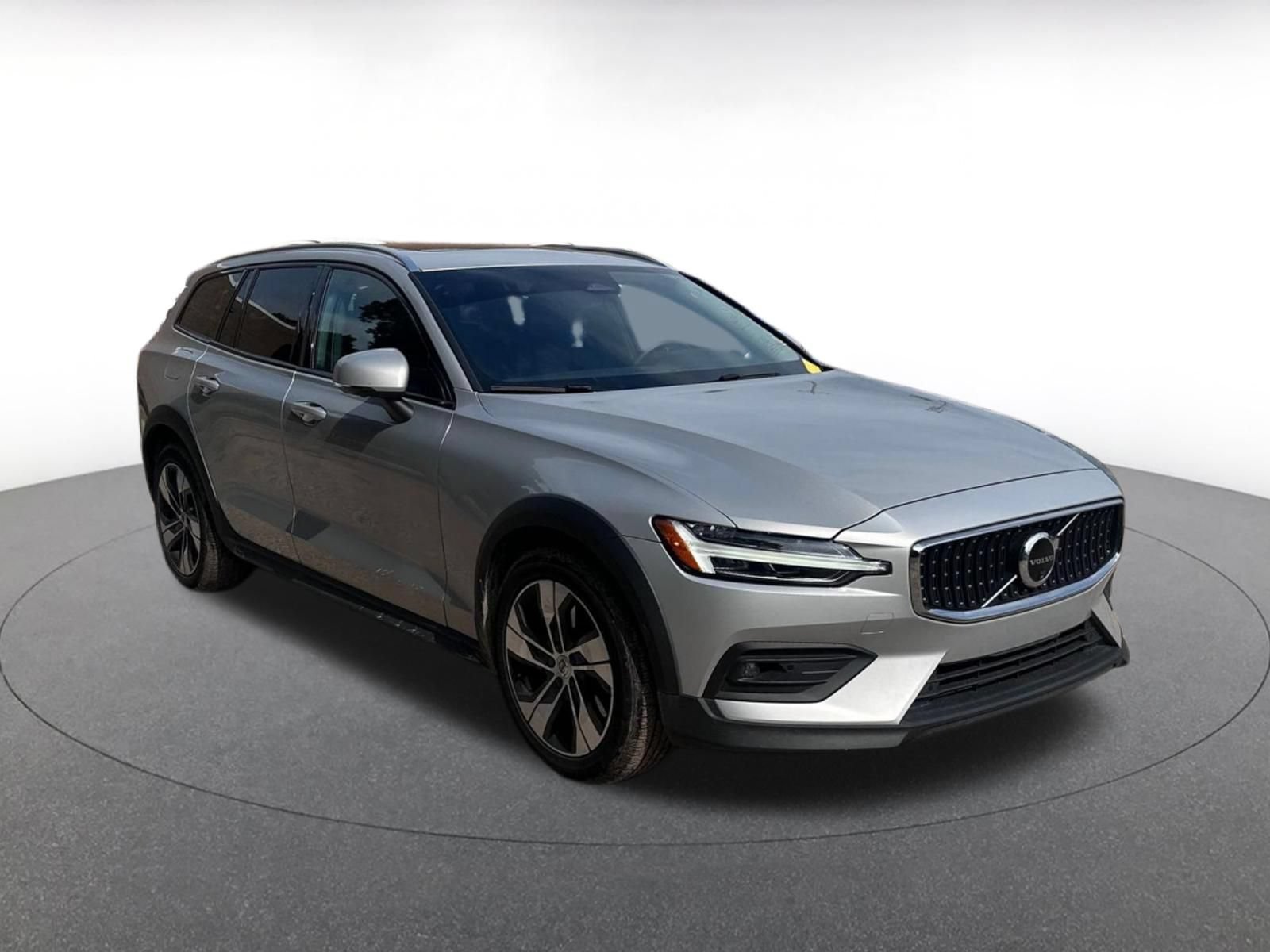 Used 2025 Volvo V60 B5 Cross Country Plus AWD/4WD video 2
