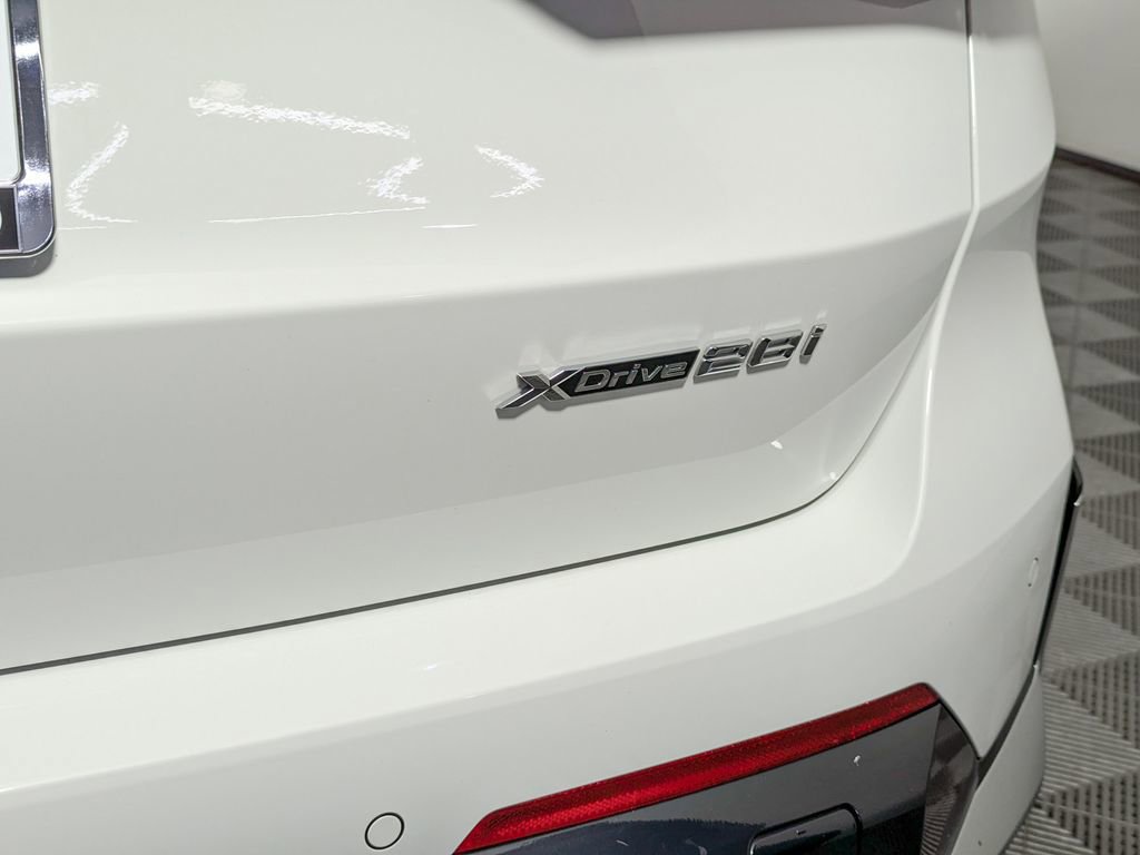 Used 2025 BMW X1 xDrive28i w/ Technology Package image 11