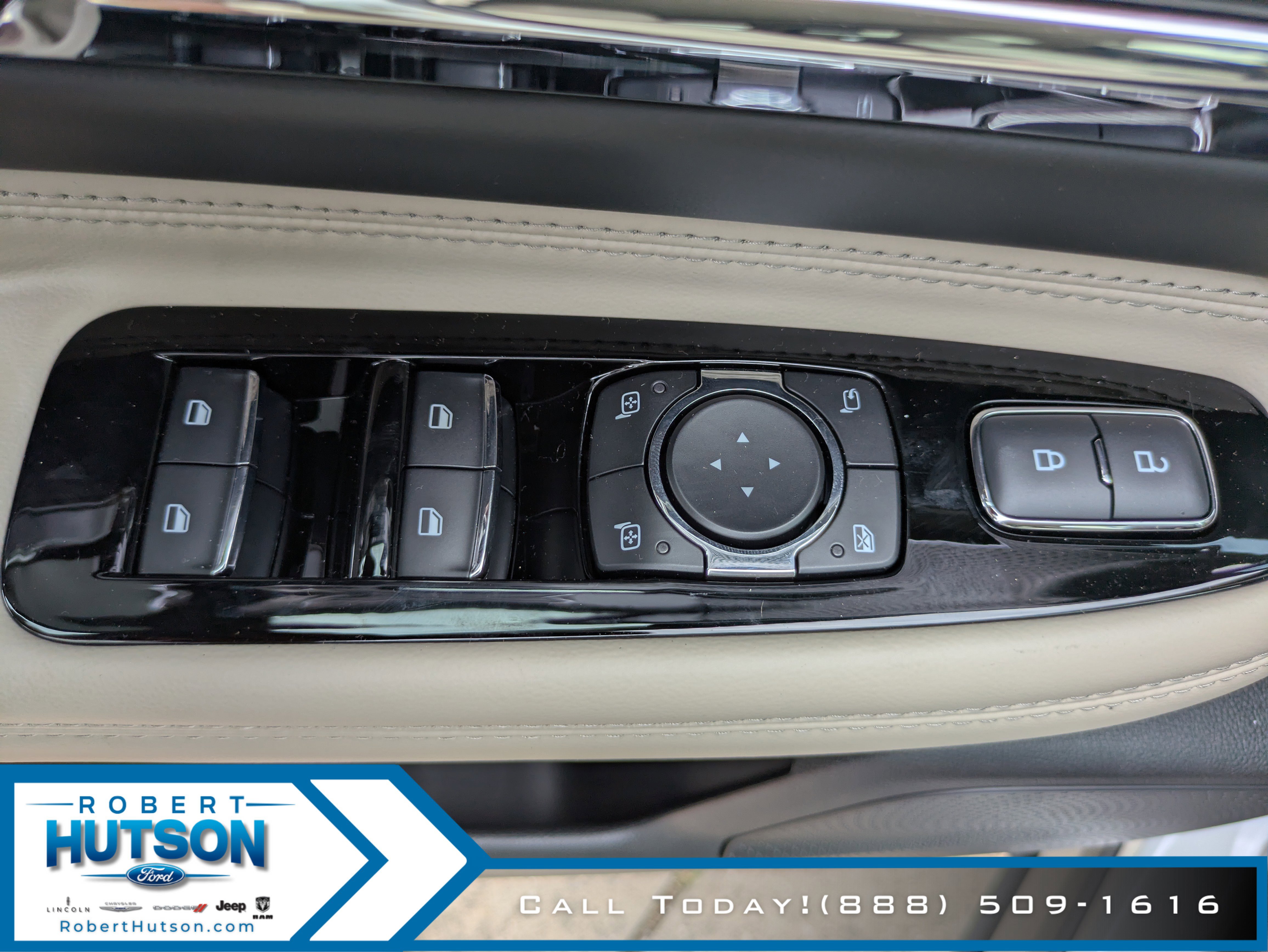 New 2025 Lincoln Corsair Grand Touring image 19
