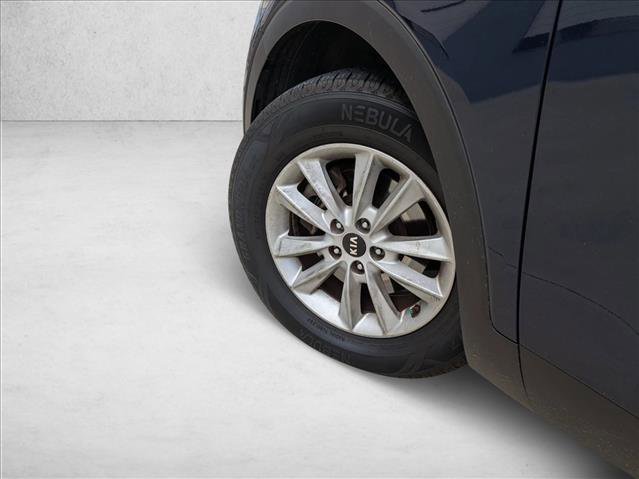 Used 2019 Kia Sorento LX w/ LX Convenience Package image 10