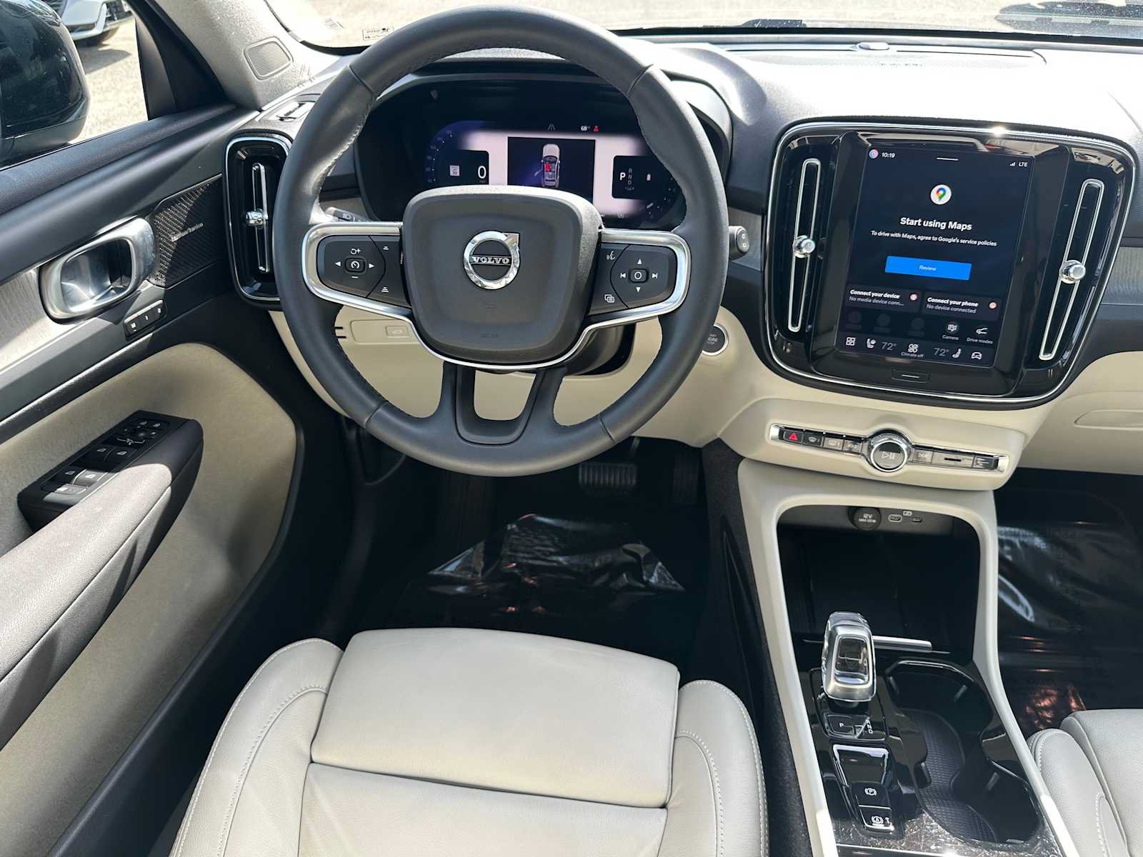Certified 2023 Volvo XC40 B5 Plus w/ Driver Assist Package AWD/4WD image 18