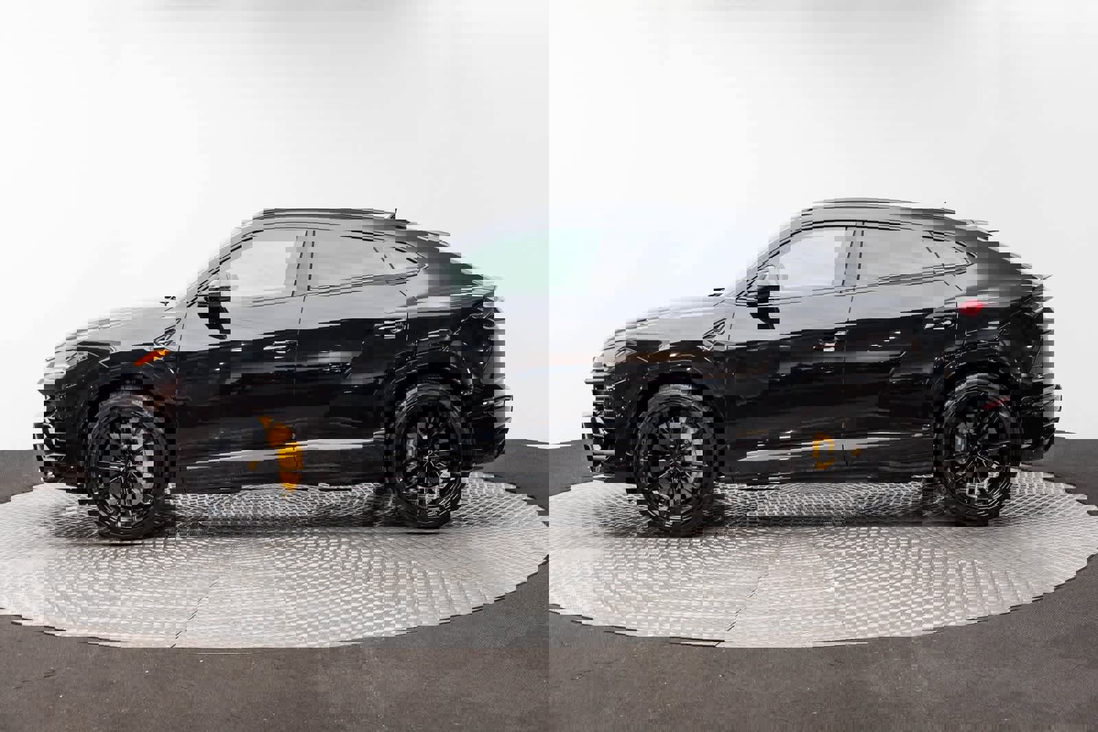 Used 2022 Lamborghini Urus image 3