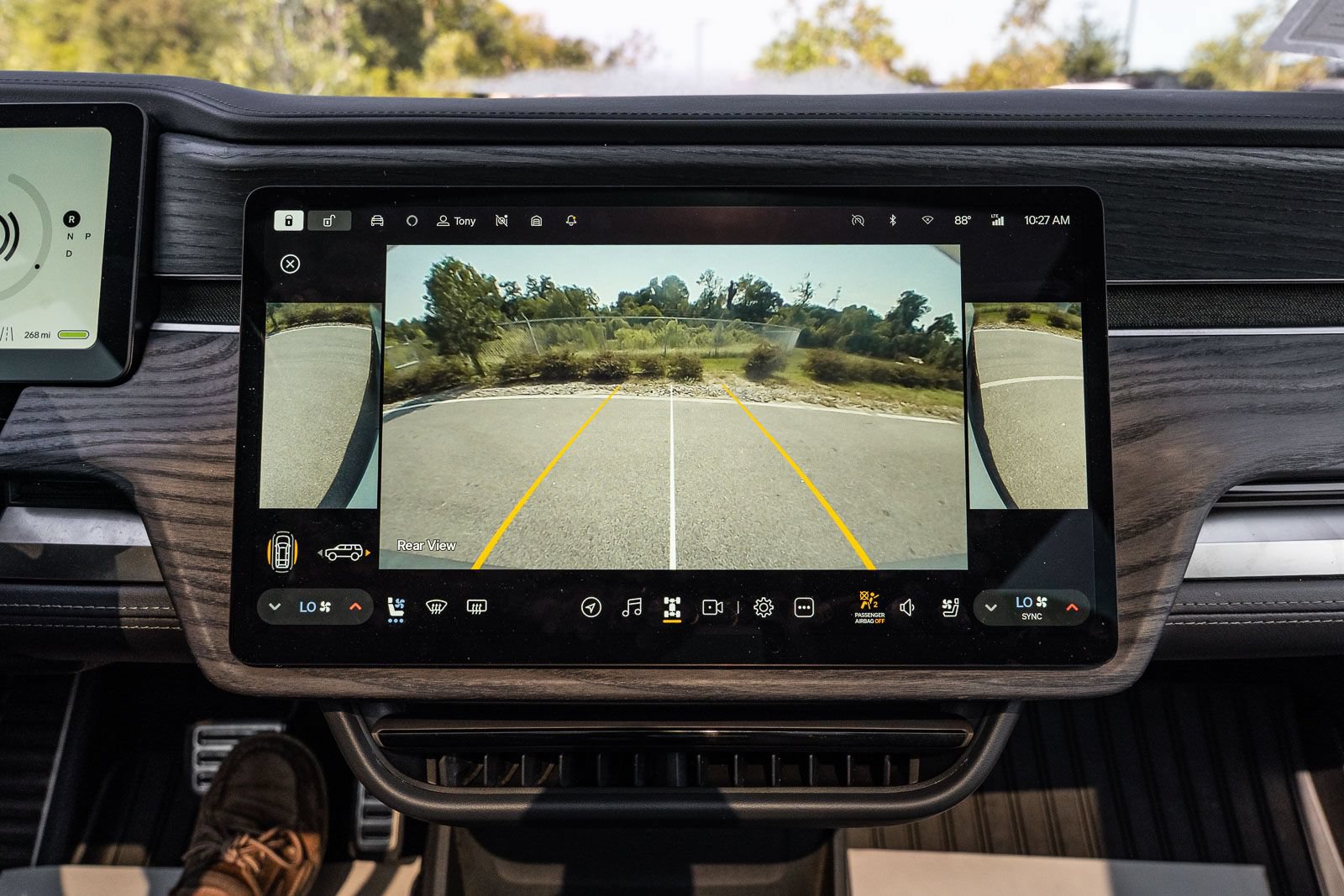 Used 2023 Rivian R1S Adventure AWD/4WD image 41