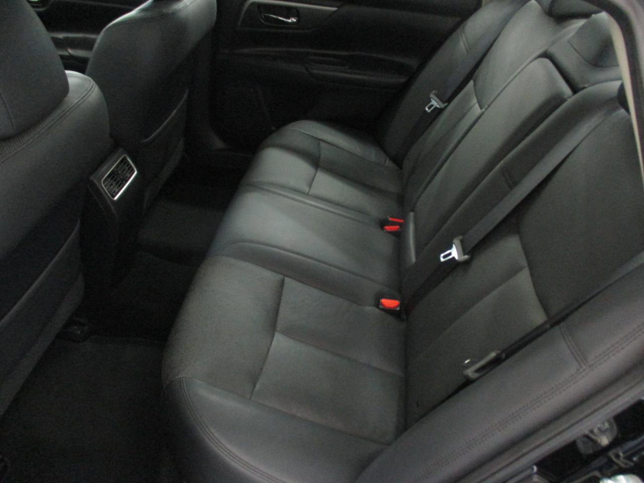 Used 2015 Nissan Altima 2.5 SL w/ Technology Package FWD image 11