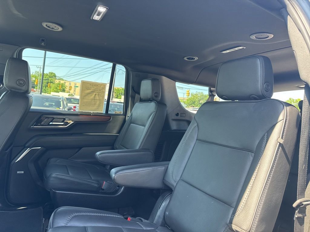 Used 2025 GMC Yukon XL Denali AWD/4WD image 26
