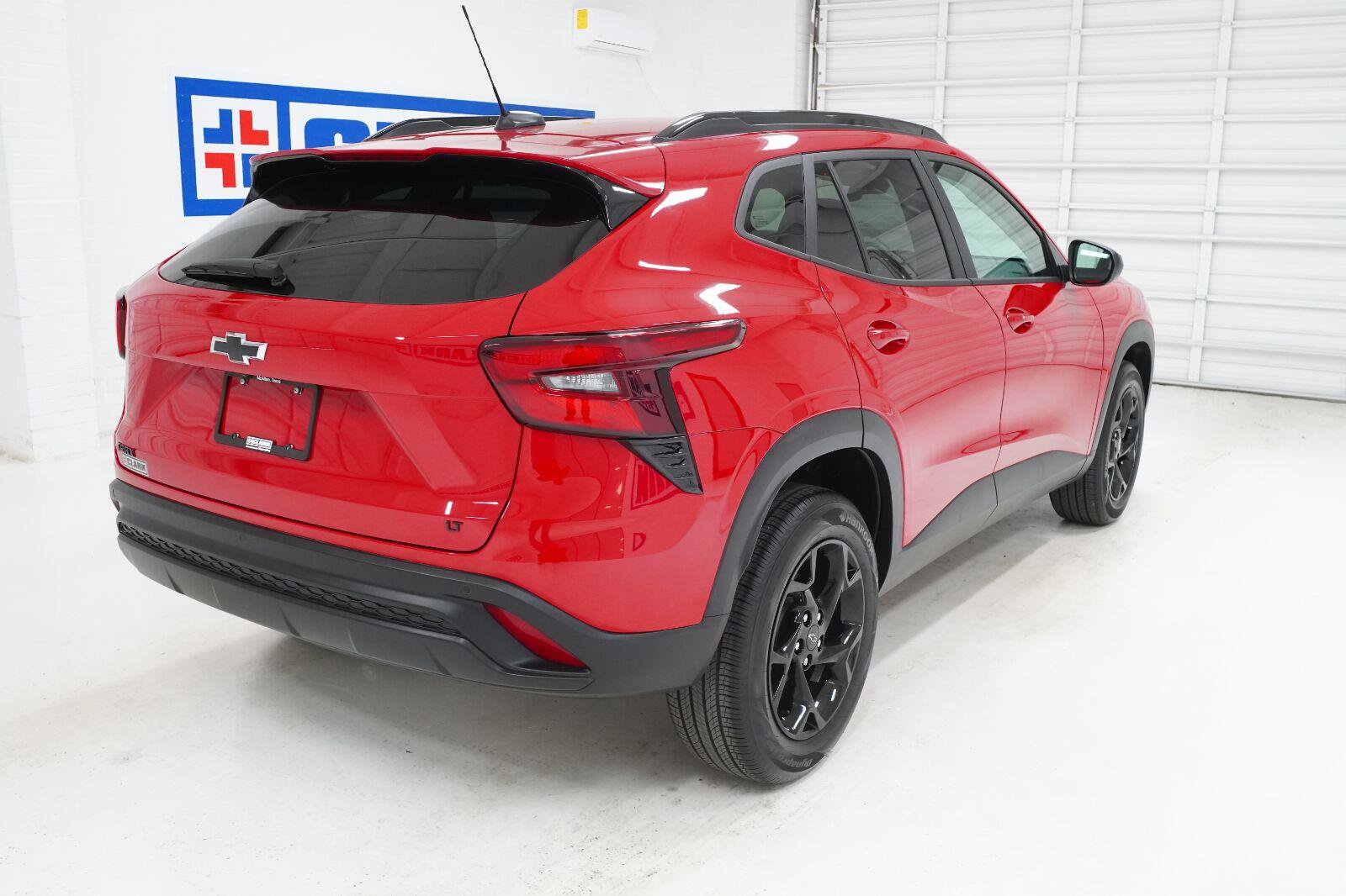 Used 2026 Chevrolet Trax LT w/ Driver Confidence Package FWD image 24