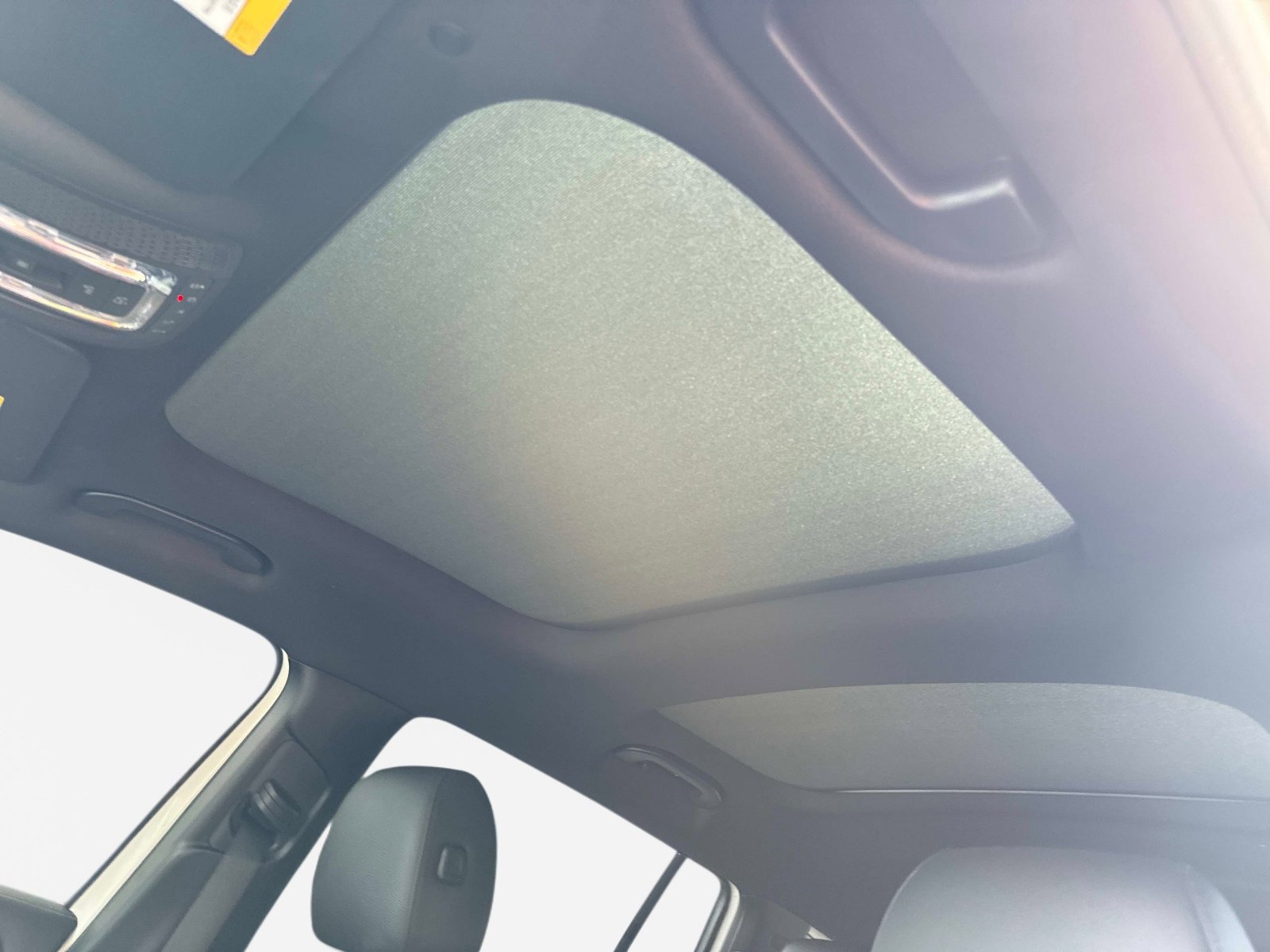 Used 2023 Mercedes-Benz GLB 250 4MATIC w/ Premium Package image 42