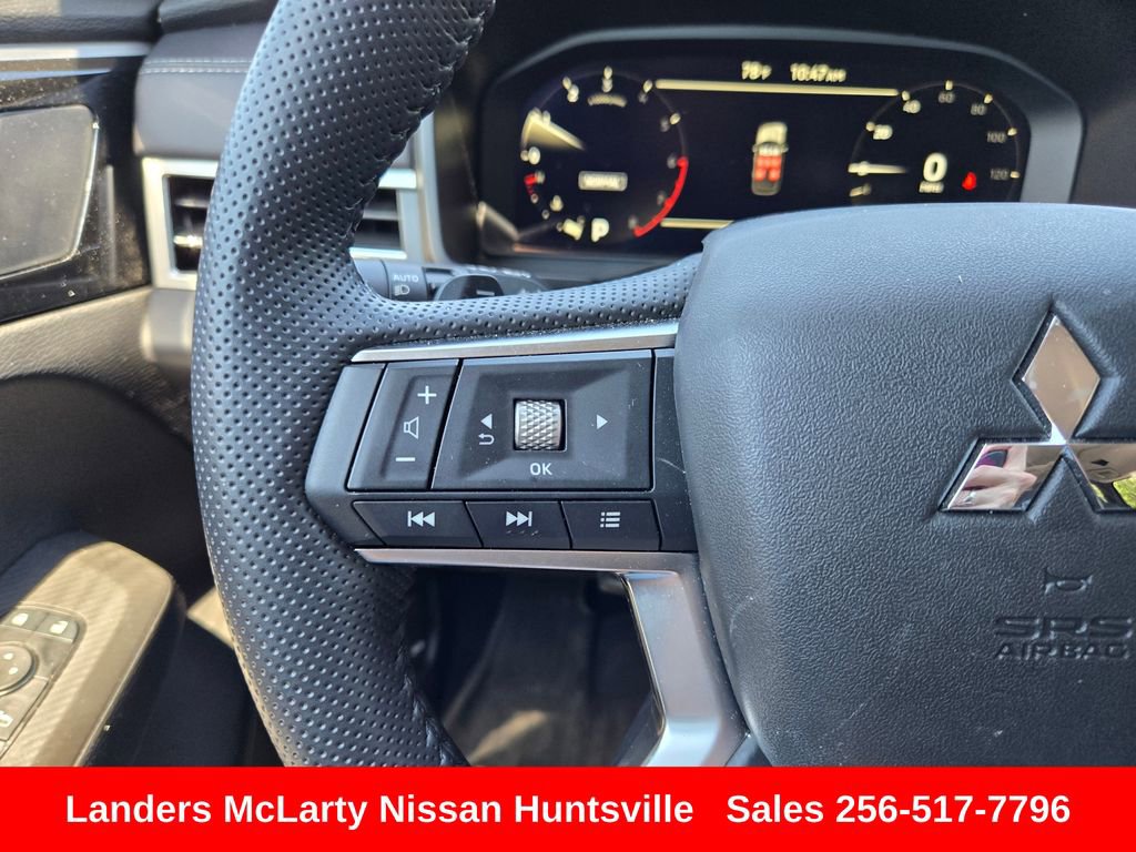 Used 2025 Mitsubishi Outlander SE FWD image 25