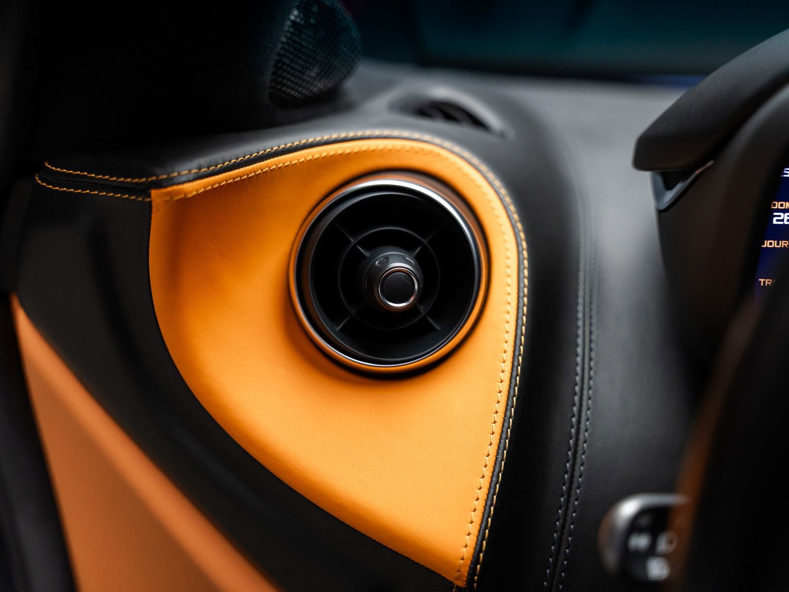 Used 2017 McLaren 570S Coupe RWD image 50