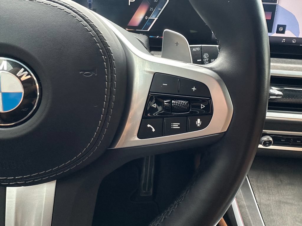 Used 2024 BMW X7 xDrive40i w/ M Sport Package AWD/4WD image 19